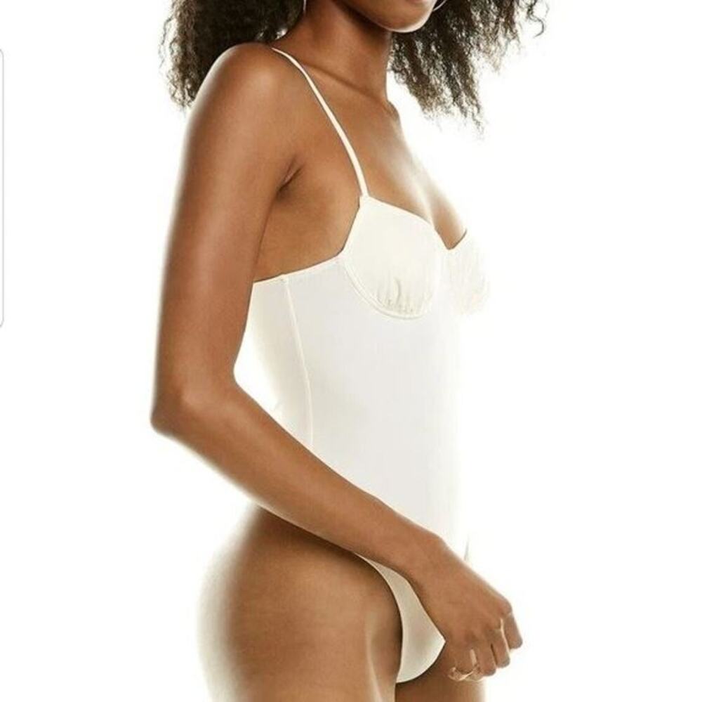 Danielle Bernstein Women's Ruched Cup Bodysuit Spaghetti Straps Ivory Size M